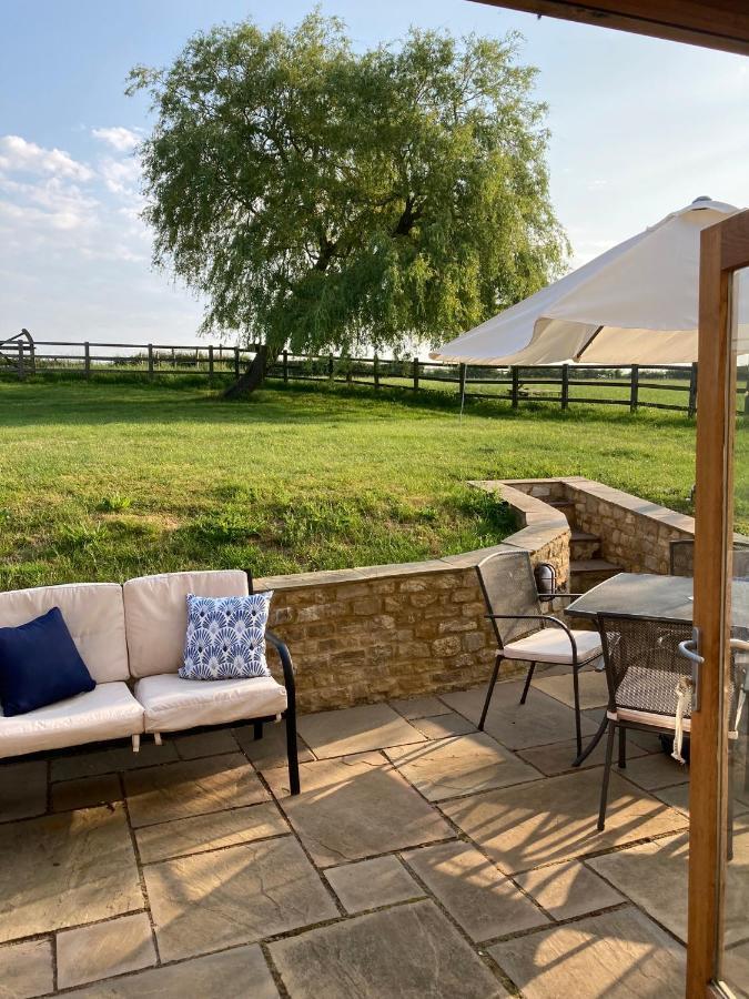 2 Beds & Living In Our Idyllic Country Cottage Bedford Exterior photo